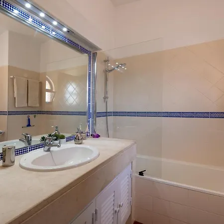 Apartment Bemposta 99a